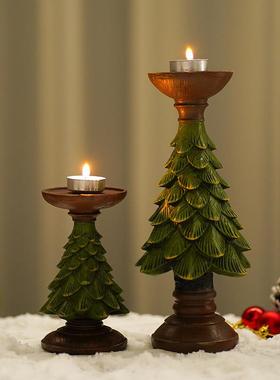 The Christmas tree candlesticks are set up with a European C