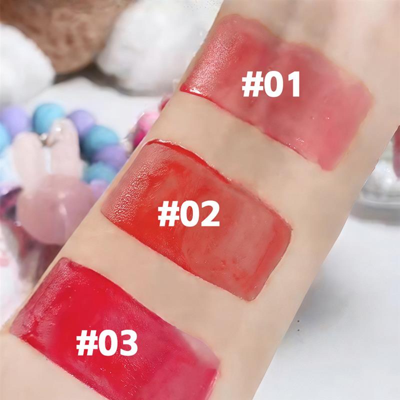 Rabbits bracelets are colored, and its not easy to wear lips