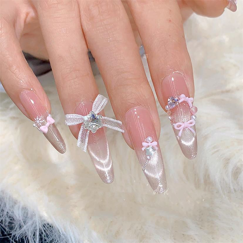 手工穿戴美甲高级精致长款成品显白温柔粉白月光猫眼蝴蝶结珍珠钻