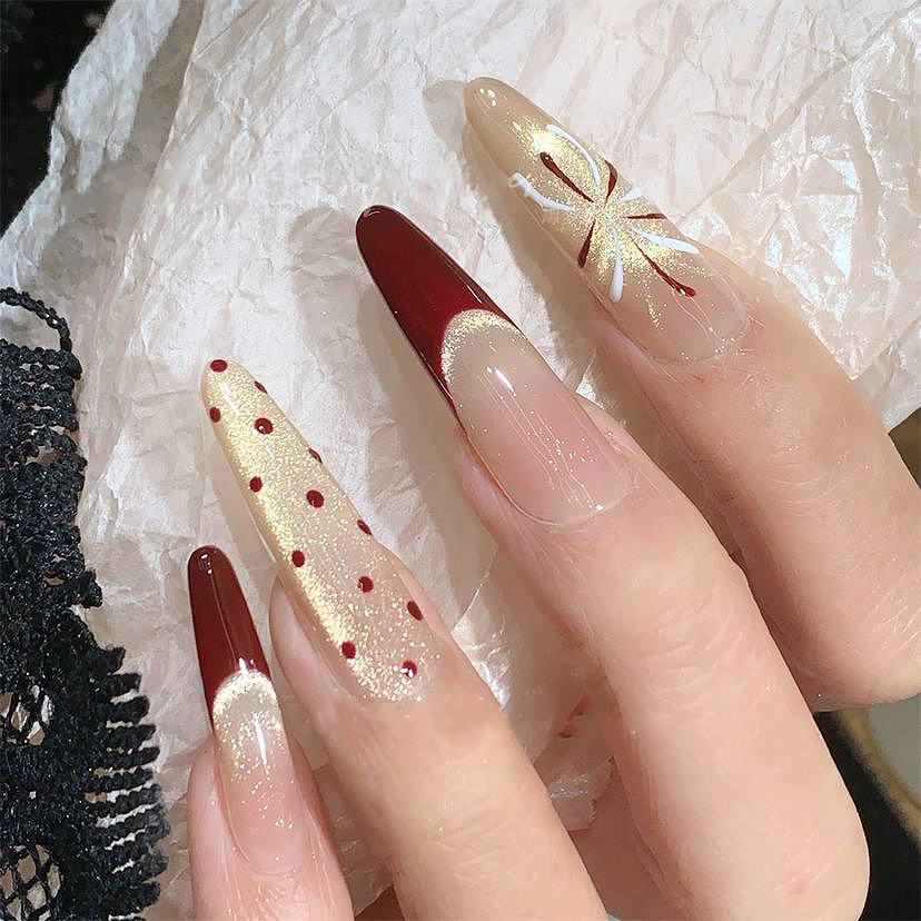 纯手工穿戴美甲高级长款成品显白温柔新年红法式波点闪金猫眼烟花