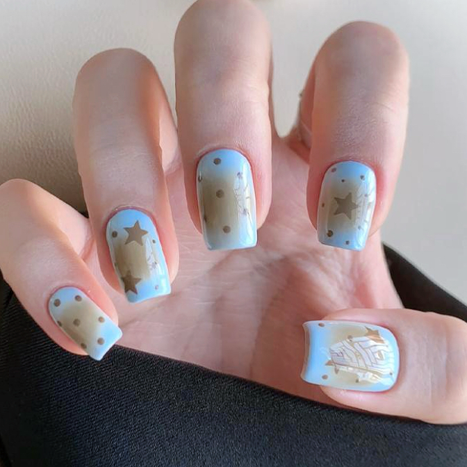 纯手工穿戴美甲短款成品显白高级温柔气质棕咖浅蓝色波点星星秋冬