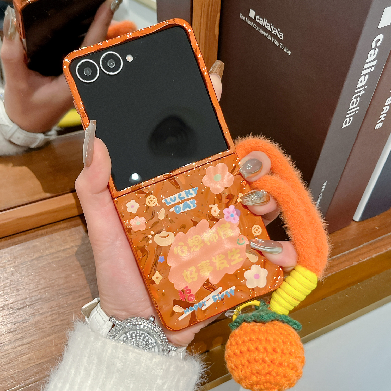 折叠屏橙色款硬壳防摔手绳保护套