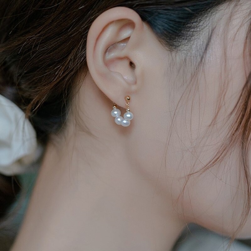 lost an earring is the feminine goddess van dai pearl girl