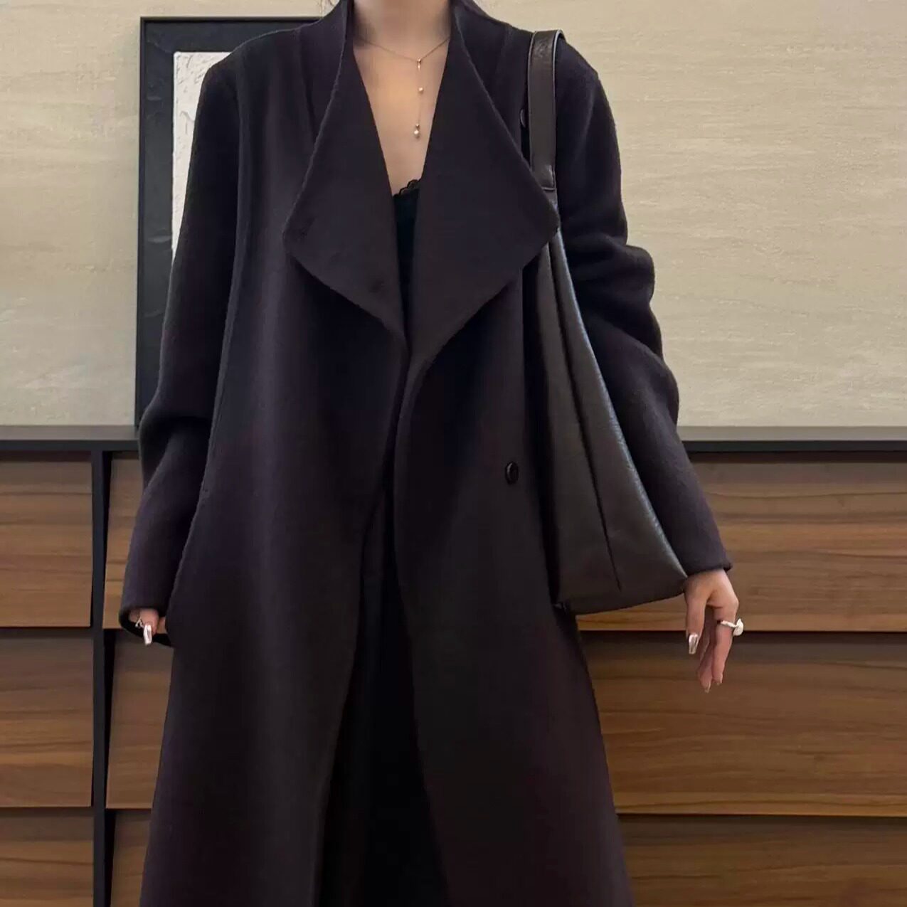 极简风大翻领双面呢女长款大衣