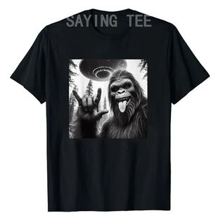 Funny Sasquatch Bigfoot Rock on Selfie with UFO Alien T-Shir