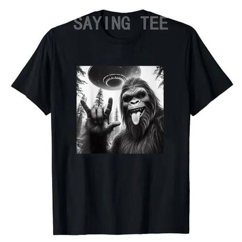 Funny Sasquatch Bigfoot Rock on Selfie with UFO Alien T-Shir
