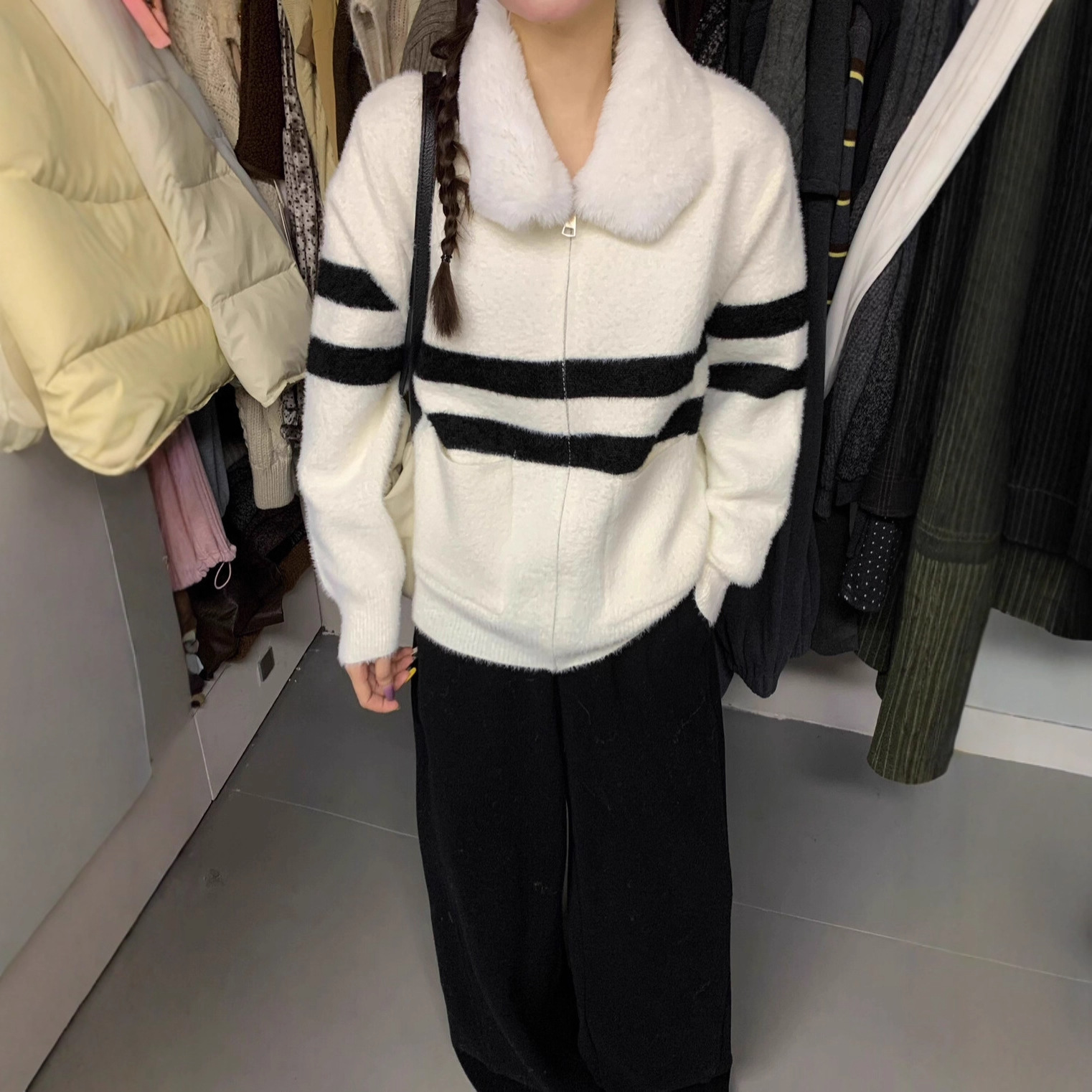 SUE韩系撞色条纹毛衣外套女慵懒风毛毛领拉链针织开衫上衣潮37517