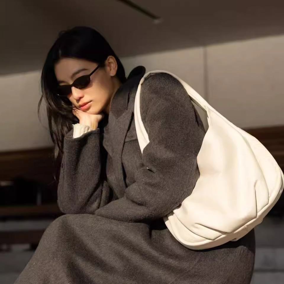 季音KIIN澄品莲花包腋下包