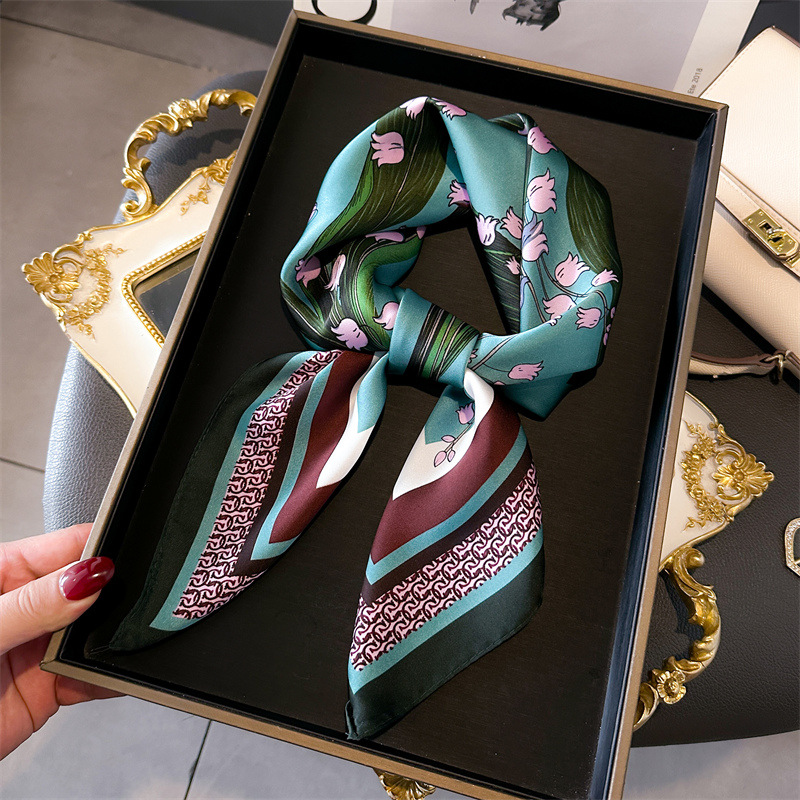 日本品质新款围巾仿真丝印花小方巾文艺铃兰花丝巾披肩围脖头巾领