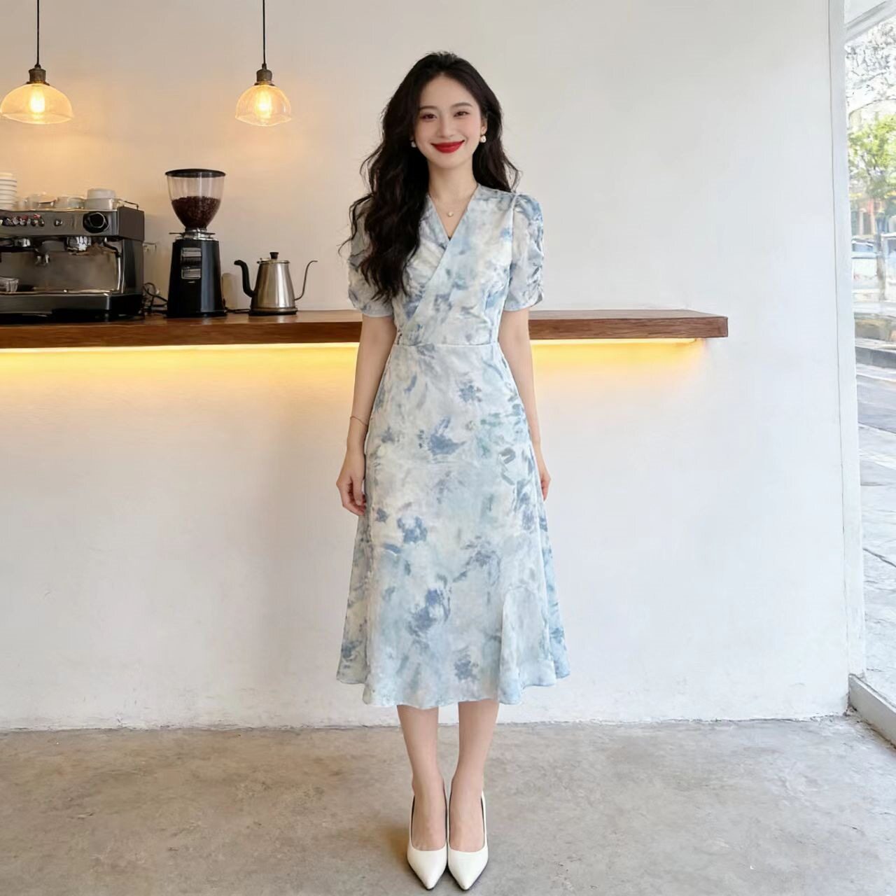 法式旗袍夏季碎花V领裙新款妈妈装法式休闲性感短袖修身显瘦欧美