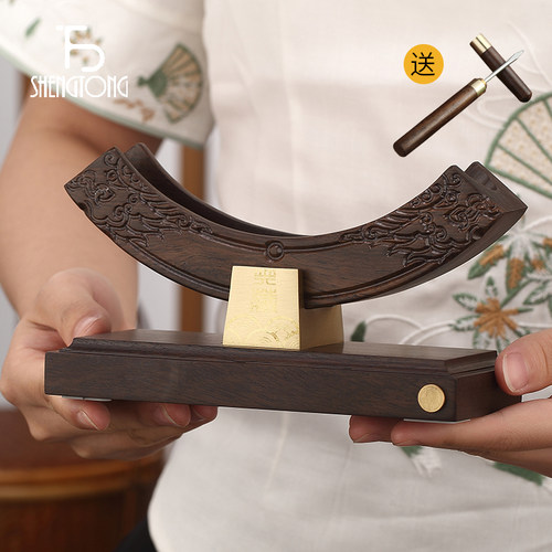 铜木组合天然原木雕龙
