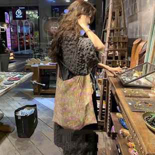 多巴胺小众朦胧绿紫碎花撞色肌理感单肩包韩版大容量通勤斜挎包女