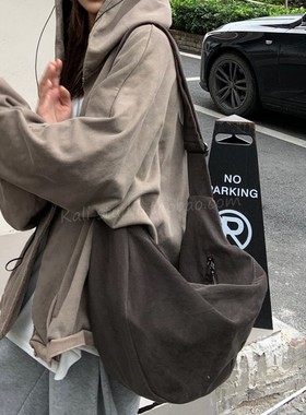 复古秋冬饺子包斜挎单肩包男女通用大容量帆布包原宿慵懒风托特包