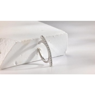 日本代购无耳洞耳环一根棍5A氧化锆排钻镶嵌银色超闪单侧耳饰