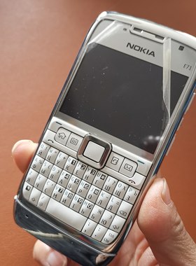 诺基亚E71  金属全键盘 商务机 国外版 库存机 实拍