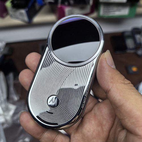 摩托罗拉 AURA R1 经典旋转 成色不错 功能正常 实拍图