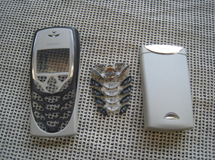 NOKIA 8310 行货原装壳，99新。红蓝2色。超多实拍图，经典再现