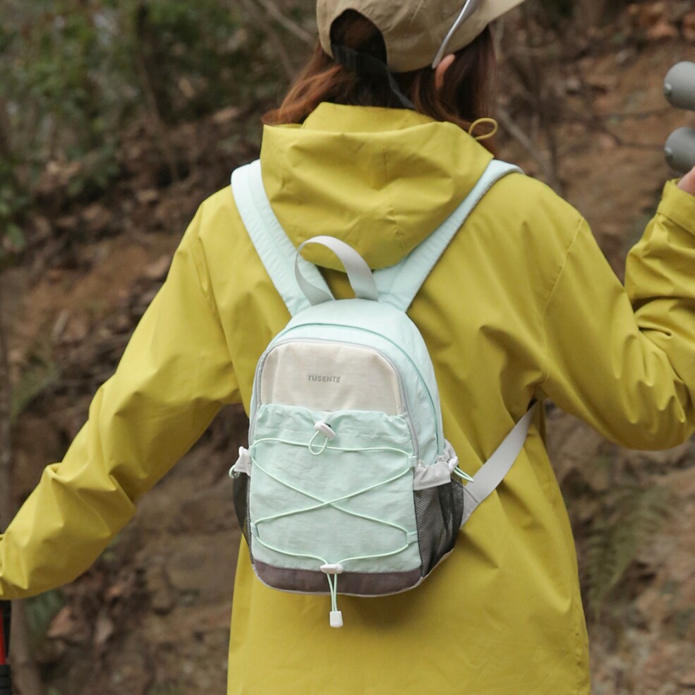 户外旅游小背包运动登山轻量化轻便超轻徒步肩包女小型旅行双肩包