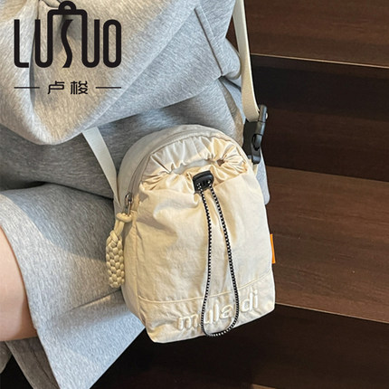 手机包女斜挎2025新款轻便女士包包布装水杯水壶布包帆布女小挎包