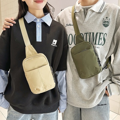 斜挎包男士2025新款超火男款胸包单肩背包女手机小挎包男包包肩包