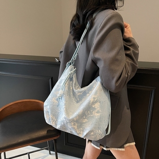 新中式 通勤单肩斜挎包古风手提包挎包 国风双肩包包女2025新款 女式