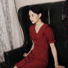 喵吉 复古V领修身短款泡泡袖红裙衬衫裙木耳边翻领红色连衣裙女夏
