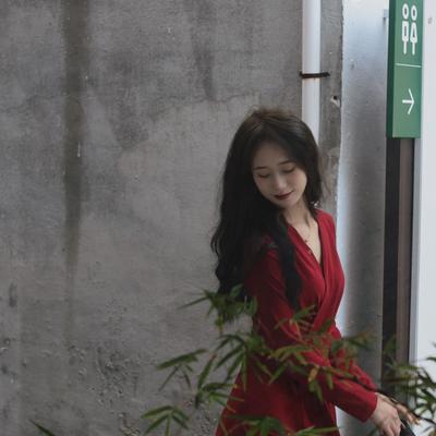 复古长袖收腰红色针织打底连衣裙