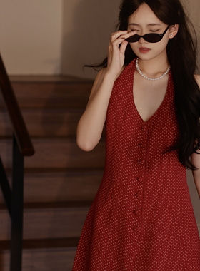 喵吉复古港风V领无袖露肩露背渡假裙短款挂脖波点红色连衣裙女夏
