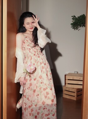 喵吉纯欲V领收腰性感印花渡假裙长裙小个子碎花连衣裙吊带裙女夏