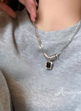 甜酷黑方糖钛钢项链女不掉色 轻奢小众高级感毛衣链卫衣配饰简约