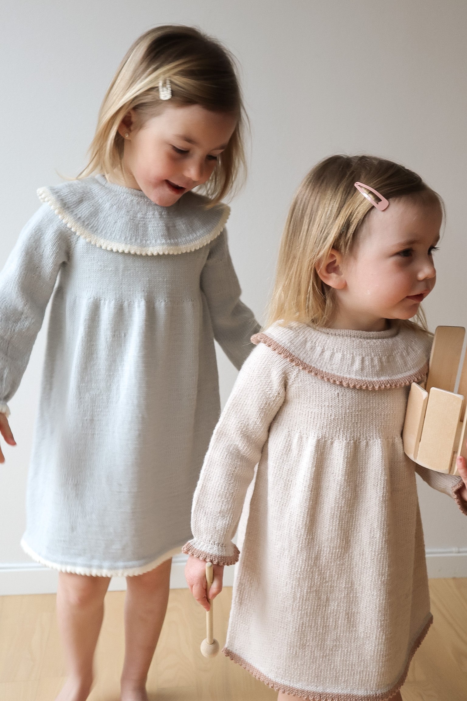 风帆连衣裙 女童荷叶领裙子棒针文字编织说明 君小君图解 非成品