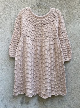 巴布洛连衣裙 女童毛衣裙子棒针文字编织说明图解 非成品