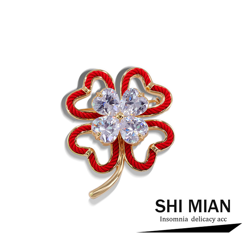 新年红绳幸运草旋转四叶草胸针女高档精致感时尚百搭胸花别针配饰,饰品/流行首饰/时尚饰品新,胸针,淘宝优惠券,粉丝福利购,淘宝优惠卷