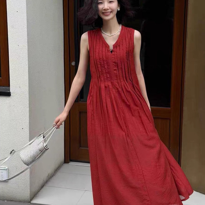 2026新款夏季高级复古红色v领无袖背心连衣裙女
