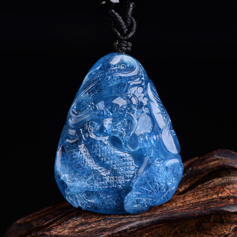 宫妃天然海蓝宝龙牌吊坠蓝水晶女士男款龙形水晶礼物项链挂坠