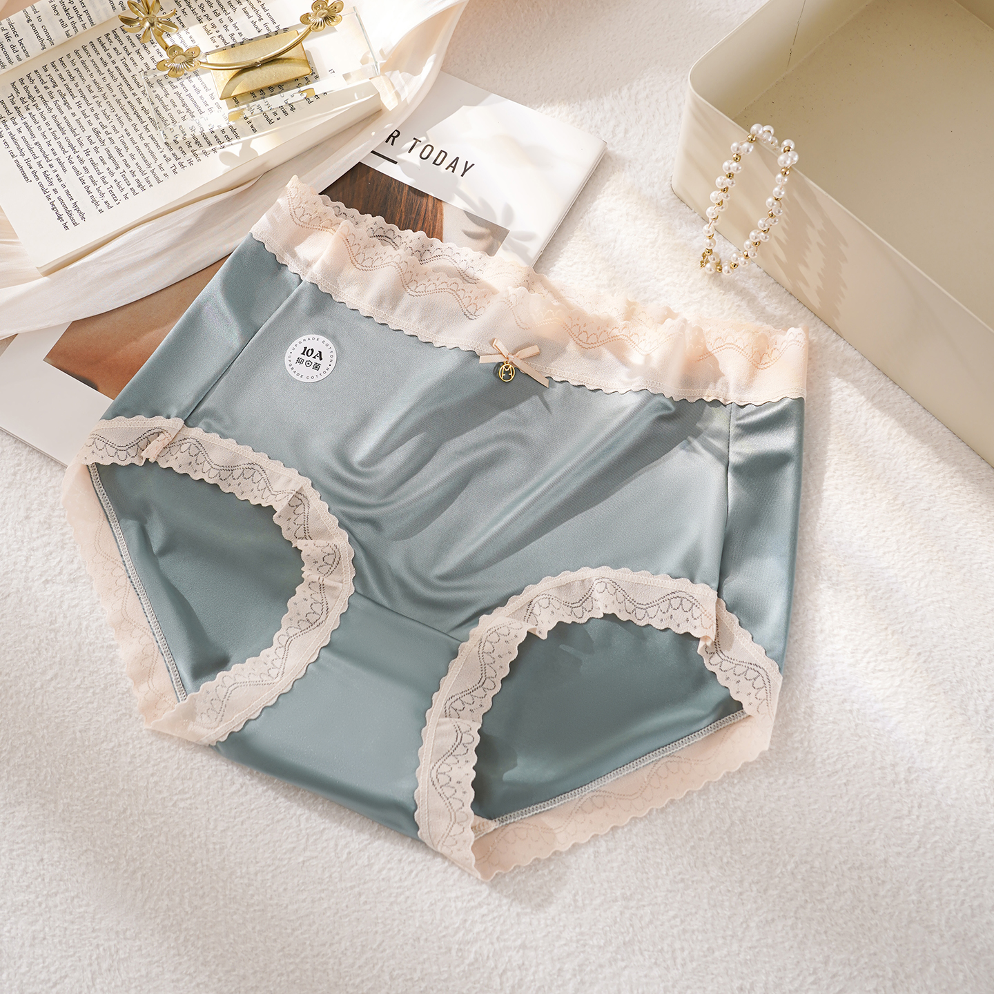 轻奢大码桑蚕丝抑菌无痕三角裤