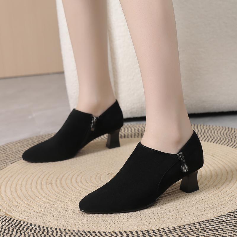 时尚尖头深口妈妈鞋真皮高跟小皮鞋磨砂羊皮单鞋女春秋大码工作鞋