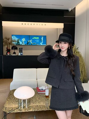 25冬季狐狸毛袖口羽绒服两件套