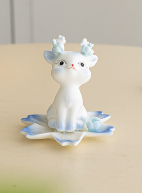 创意个性小鹿桌面摆件陶瓷莲花造型家居客厅玄关女士桌面装饰品