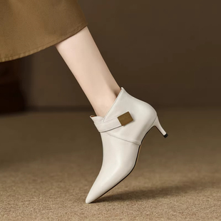 尖头短靴女中跟秋冬2025新款小跟裸靴白色高跟靴子细跟法式及踝靴