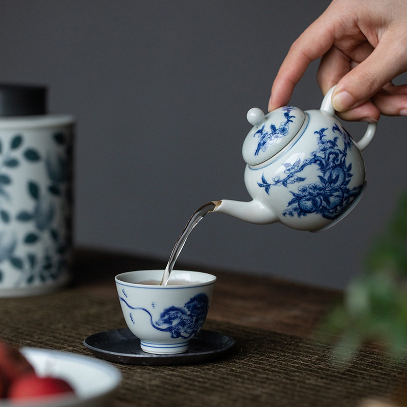 复古釉中青花瓷球孔茶壶