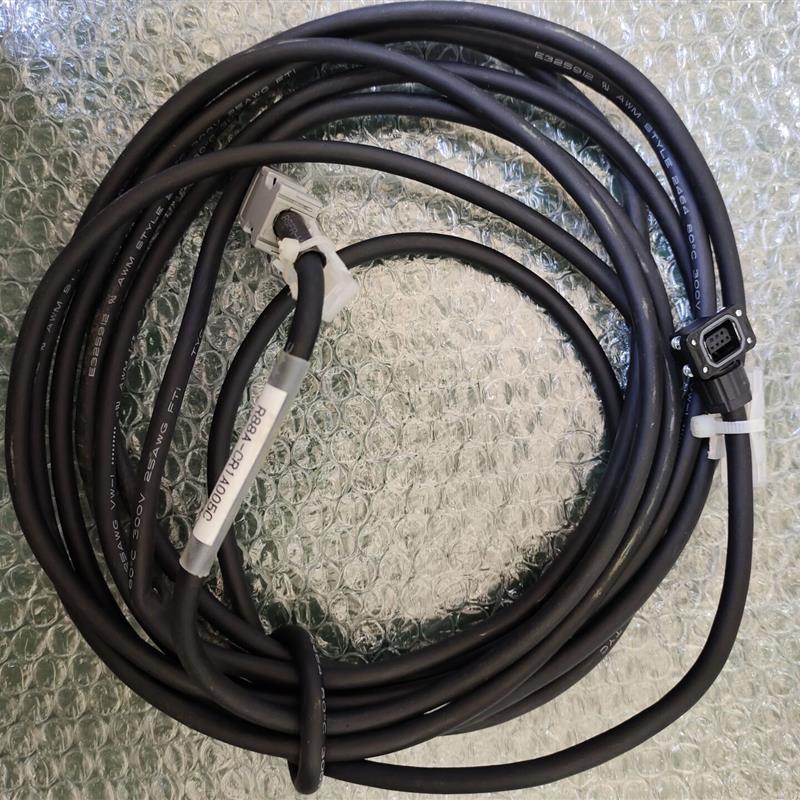 R88A-CR1A005C  现货  功能正常  实物拍摄