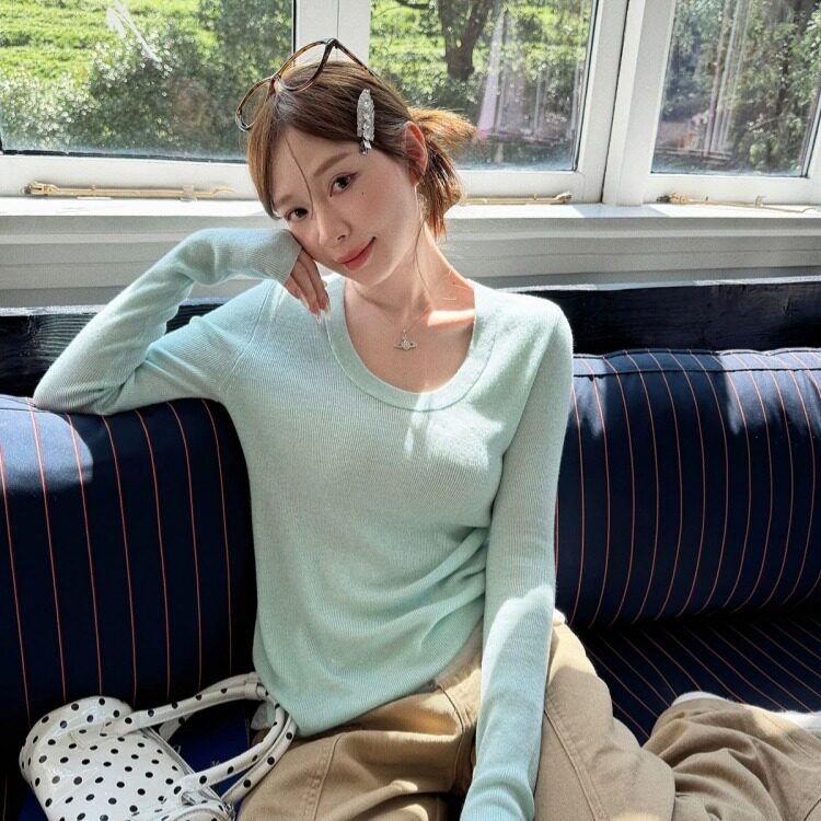 绿色针织毛衣女款2026秋季新款圆领打底衫韩系穿搭内搭上衣
