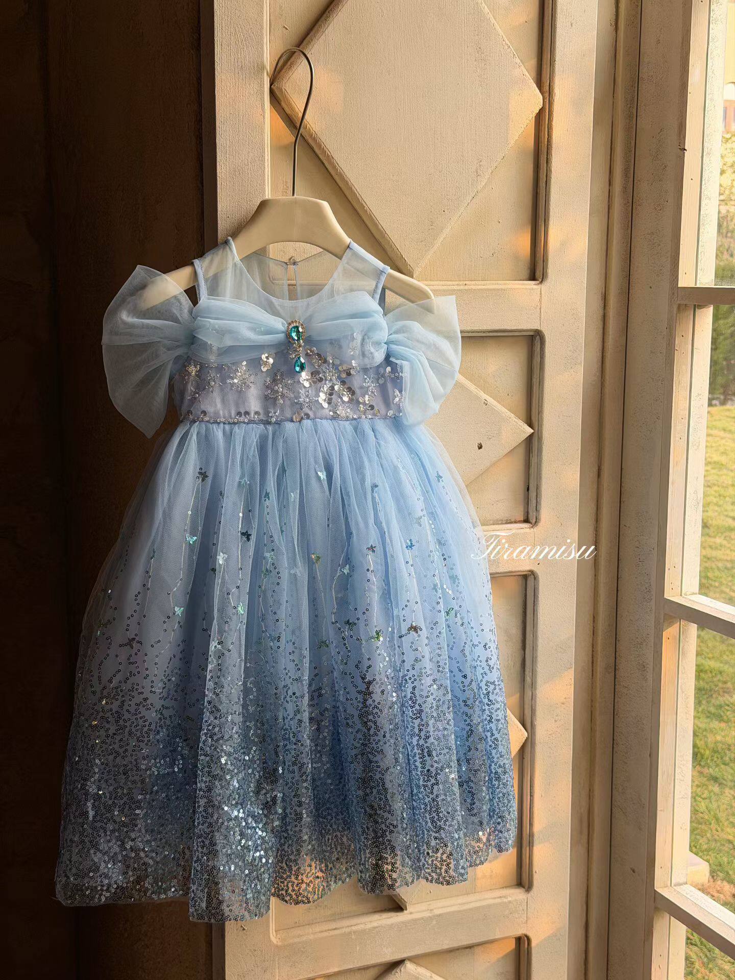 苏三岁女童公主裙夏季2026新款洋气儿童生日礼服裙子女孩超仙亮片