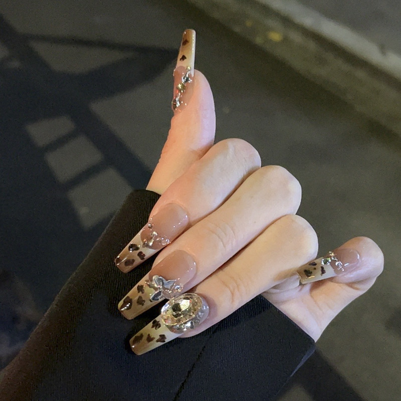 初秋焦糖奶咖豹纹高级美甲爆闪鸽子蛋甜酷显白中长款纯手工穿戴甲