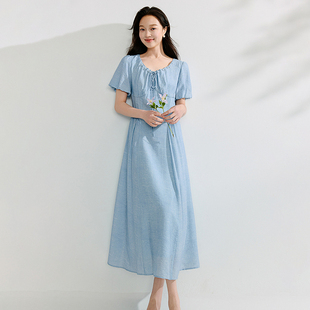 【一秒入夏】茵曼夏季温柔风系带肌理感连衣裙显瘦收腰a字长裙子