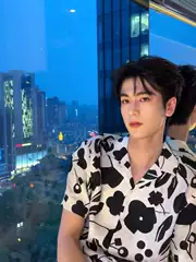 In-Stock Jacquemus Style Cotton and Linen Silhouette Pattern Floral Print Loose Casual Shirt, Same Style as Zhang Linghe