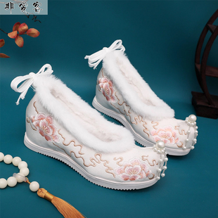 汉服女2023新款鞋子冬季加绒增高古风搭配马面裙的绣花翘头弓鞋子