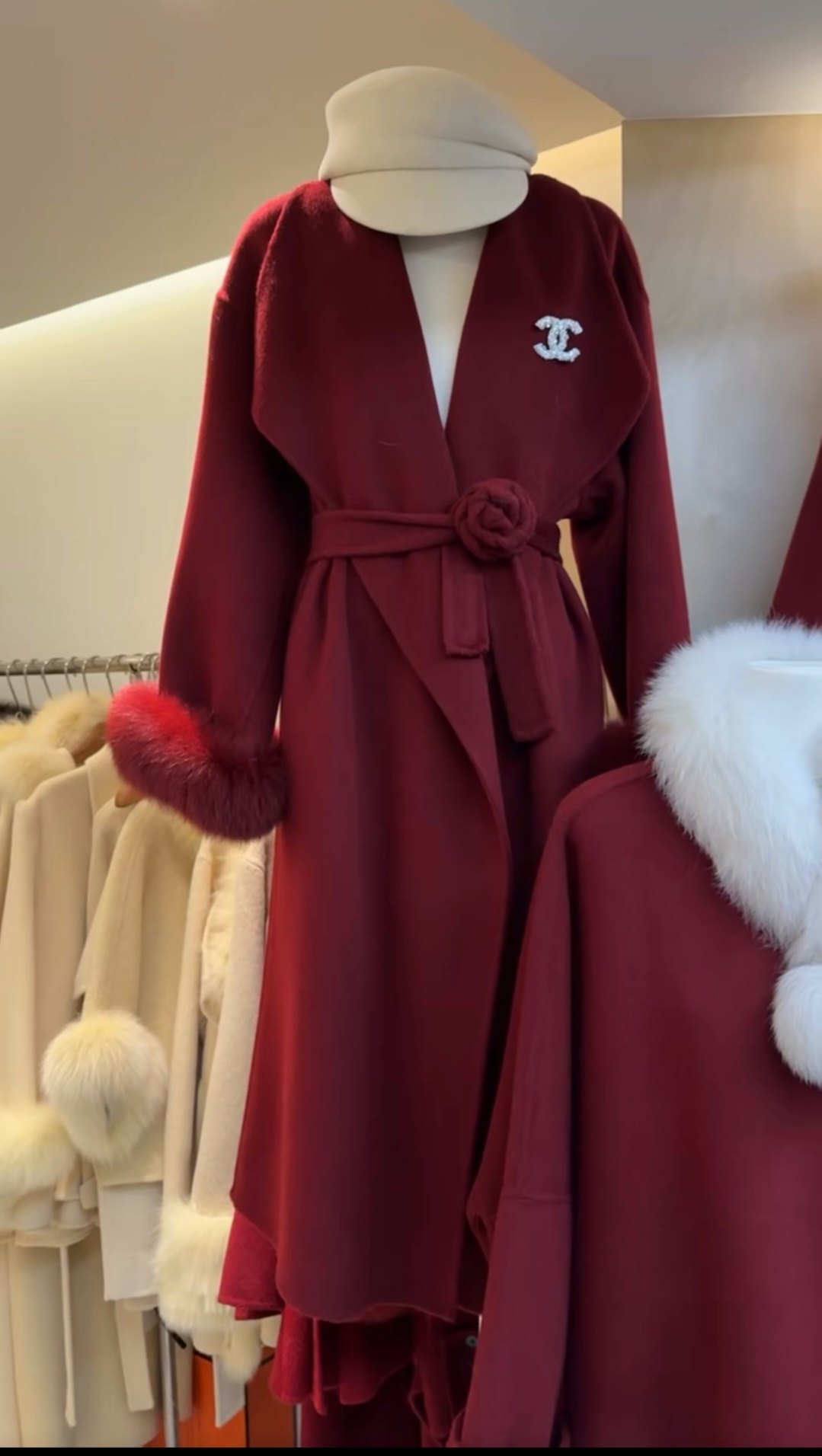 2025冬季气质大翻领100%羊毛双面呢大衣女长款狐狸毛袖外套实拍,女装/女士精品,毛呢外套,淘宝优惠券,粉丝福利购,淘宝优惠卷