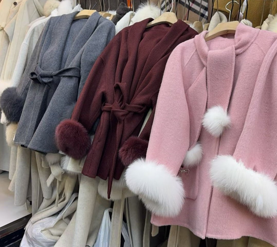 2025雪球毛呢外套女短款狐狸毛球球围脖高级感双面羊绒大衣秋冬款
